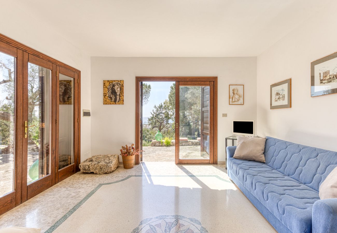 Country house in Patù - Nice stone house with sea view & outdoor whirlpool