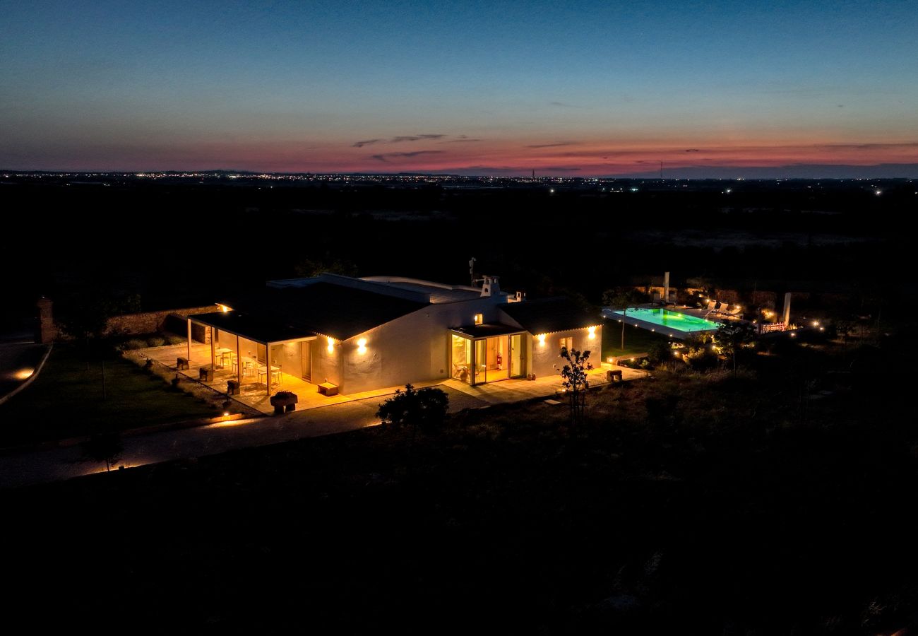 Villa in Ugento - Quiet countryside mansion with large pool & garden