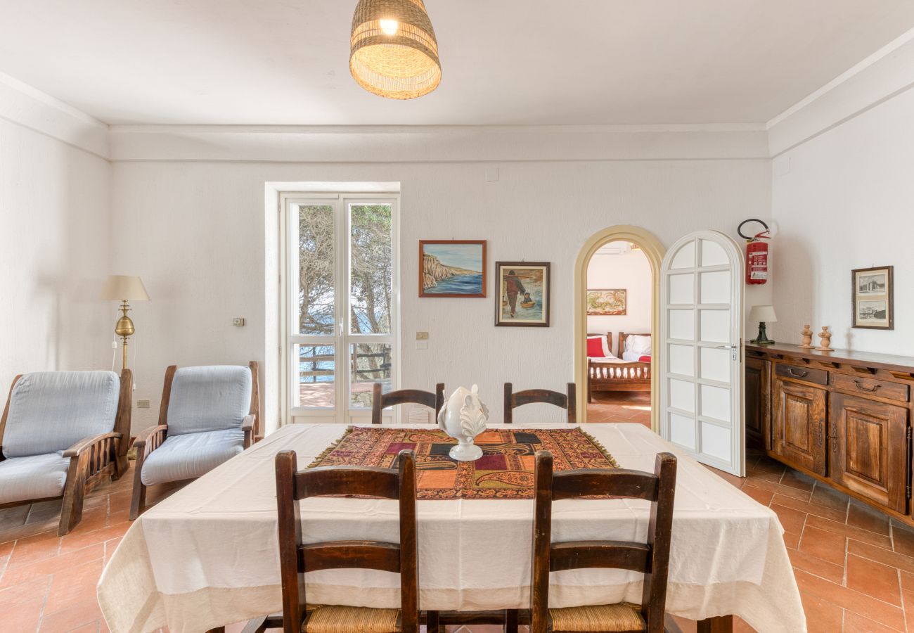 Villa in Castro - Sea access: unique villa with stunning views (house A)