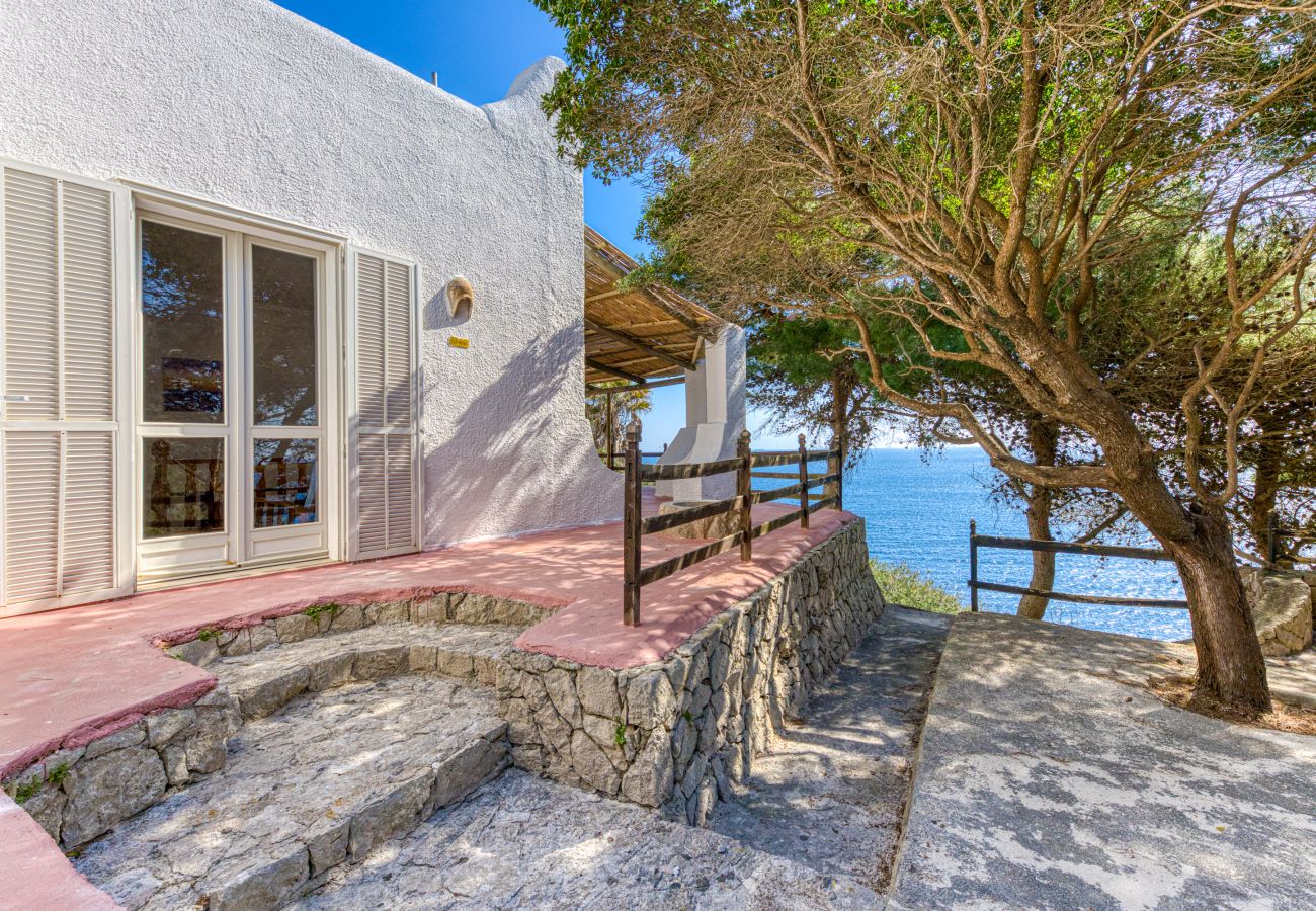 Villa in Castro - Sea access: unique villa with stunning views (house A)