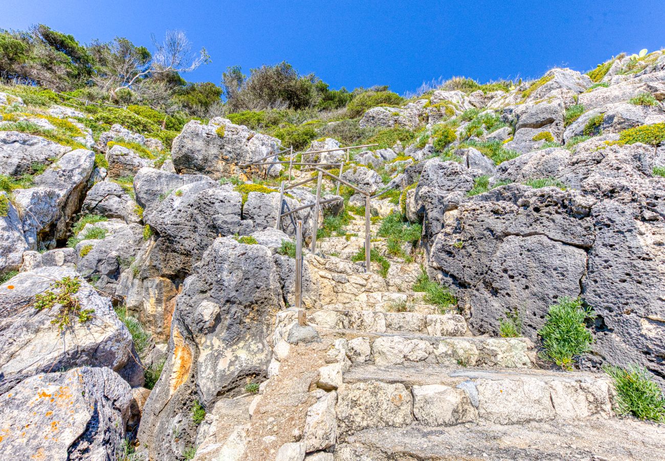 Villa in Castro - Sea access: unique villa with stunning views (house A)