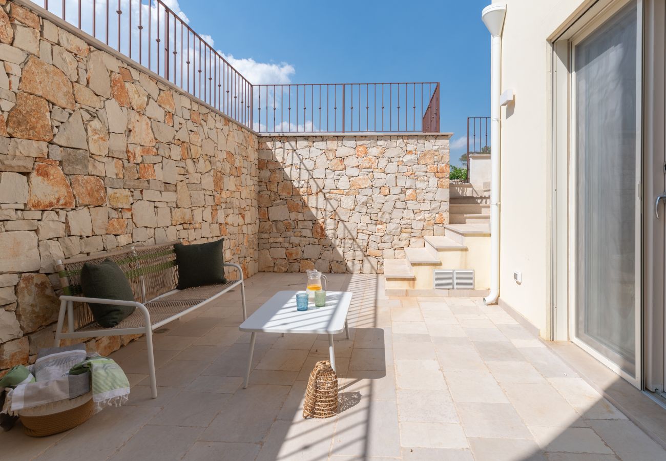 Villa in Torre Pali - High-end pool villa on 2 levels with sea view