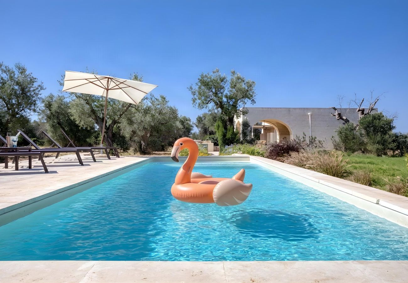 Villa in Pescoluse - Lovely Villa w/ Pool & Garden, close to beaches