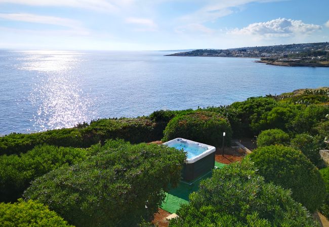 Maison à Leuca - Accès direct mer depuis cette villa avec jacuzzi Maison à Leuca - Accès direct mer depuis cette villa avec jacuzzi