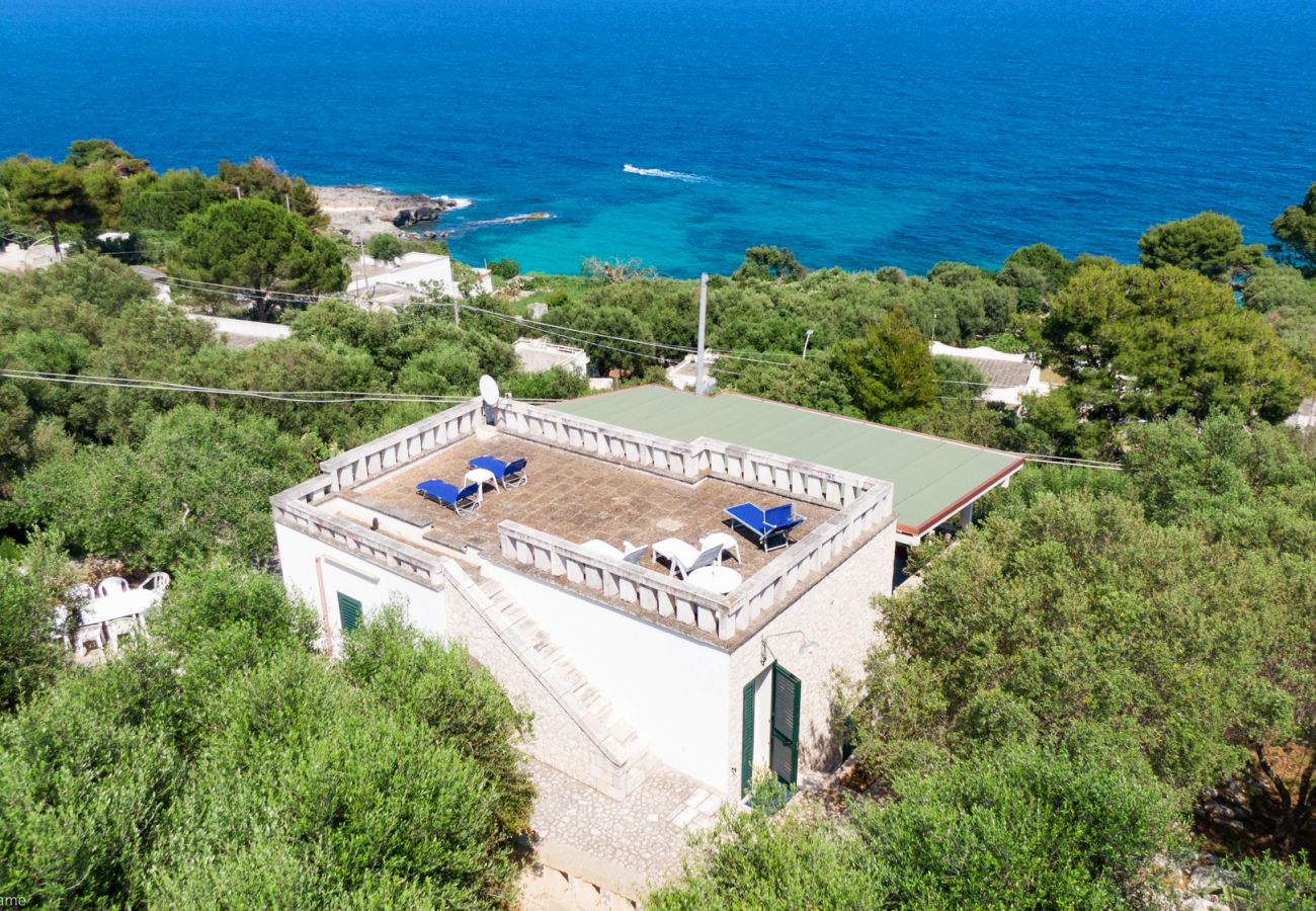 Villa à Andrano - Entière maison avec 2 appartements et vue mer 180°