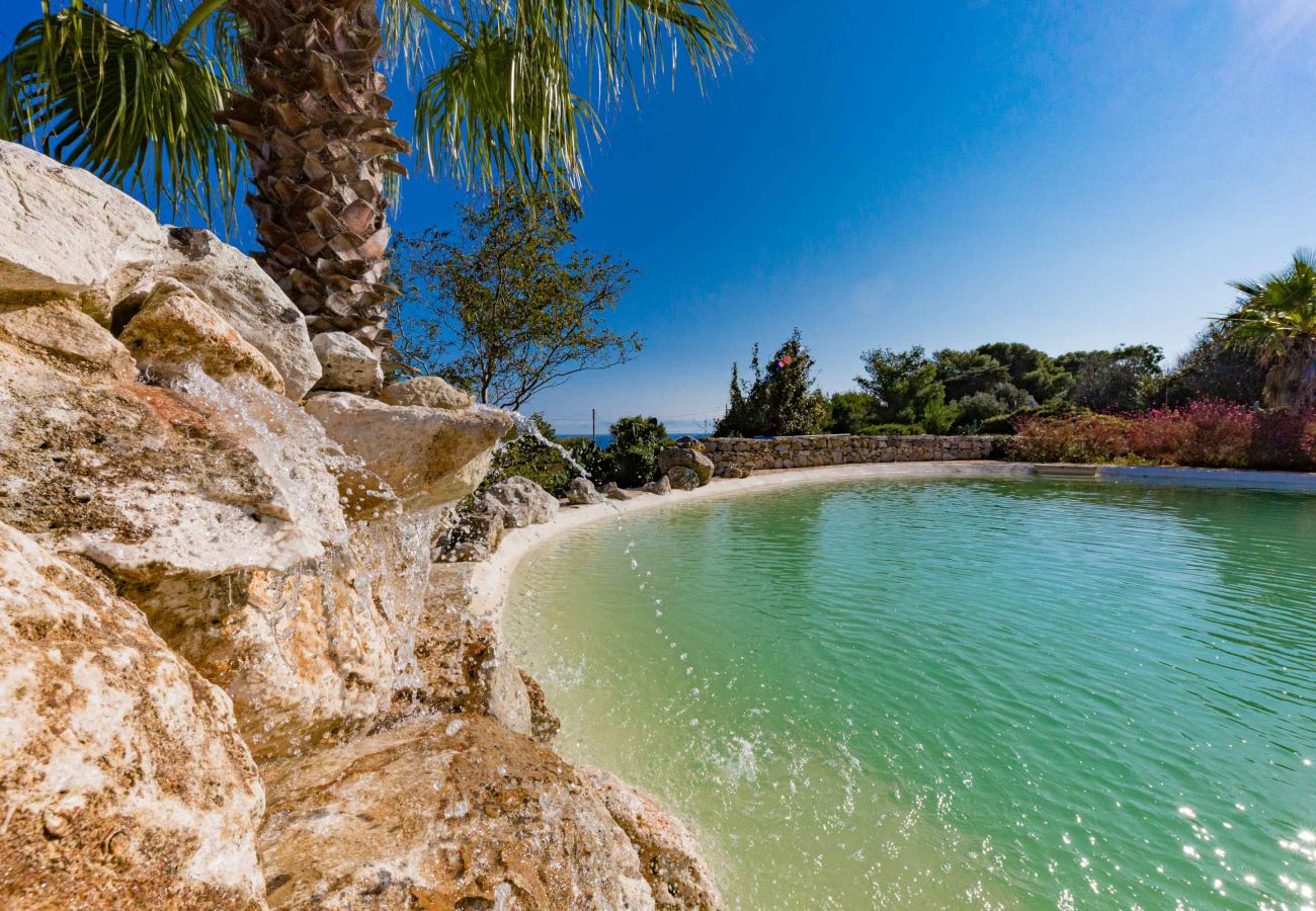 Villa à Gagliano del Capo - Villa de rêve avec piscine naturelle et vue mer