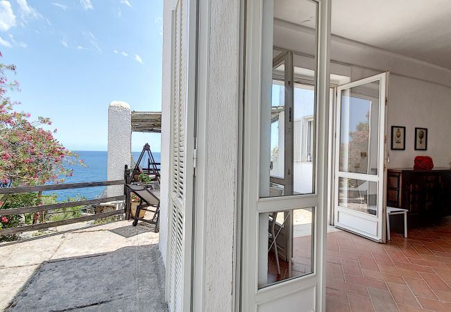 Villa à Castro - Superbe villa avec jacuzzi et accès privé à la mer