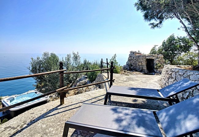 Villa à Castro - Superbe villa avec jacuzzi et accès privé à la mer