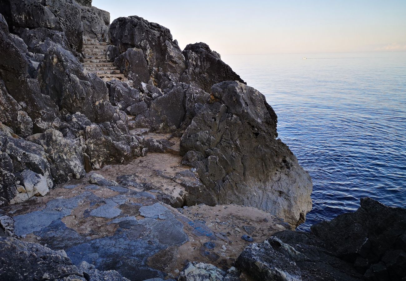 Trullo à Castro - Little trullo with private sea access (house E)