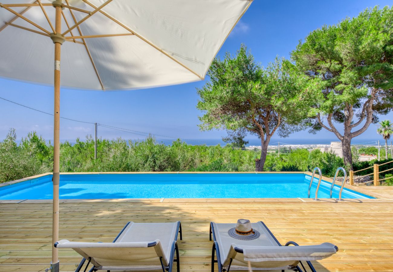 Villa à Torre Pali - Villa panoramique avec piscine, à 2km des plages
