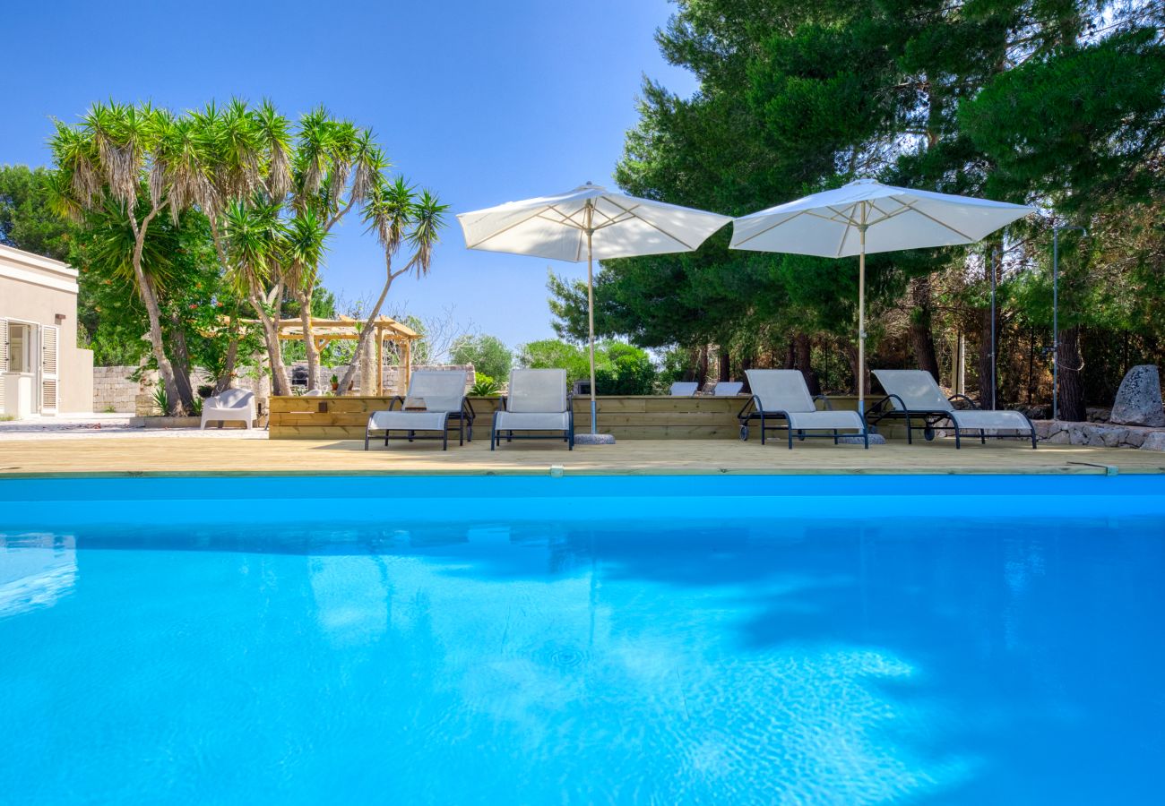 Villa à Torre Pali - Villa panoramique avec piscine, à 2km des plages