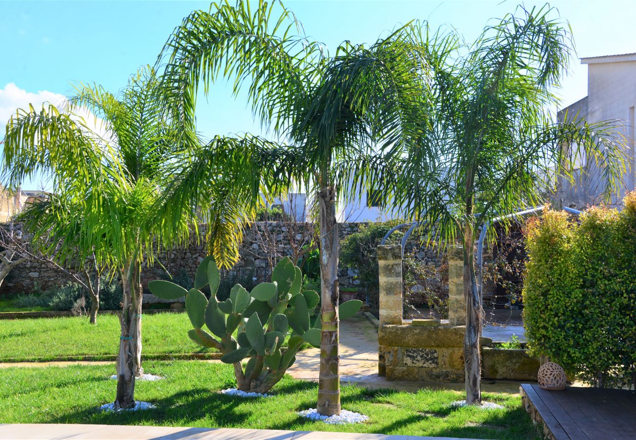 Villa à Patù - Demeure de charme avec grande piscine et parc