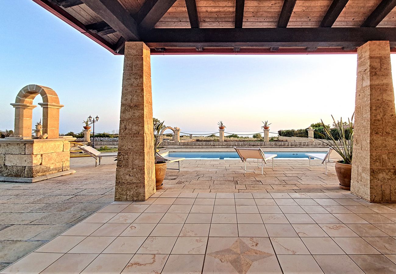 Villa à Salve - Villa avec piscine privée à 2 km des plages