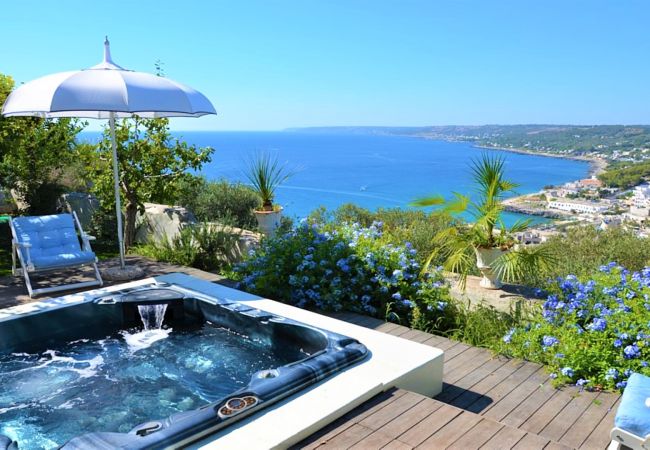 Maison à Castro - Jacuzzi dans la vieille ville avec jardin vue mer