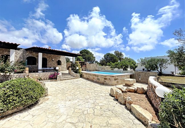 Maison à Marina di Felloniche - Maison en pierre avec piscine privée et vue mer