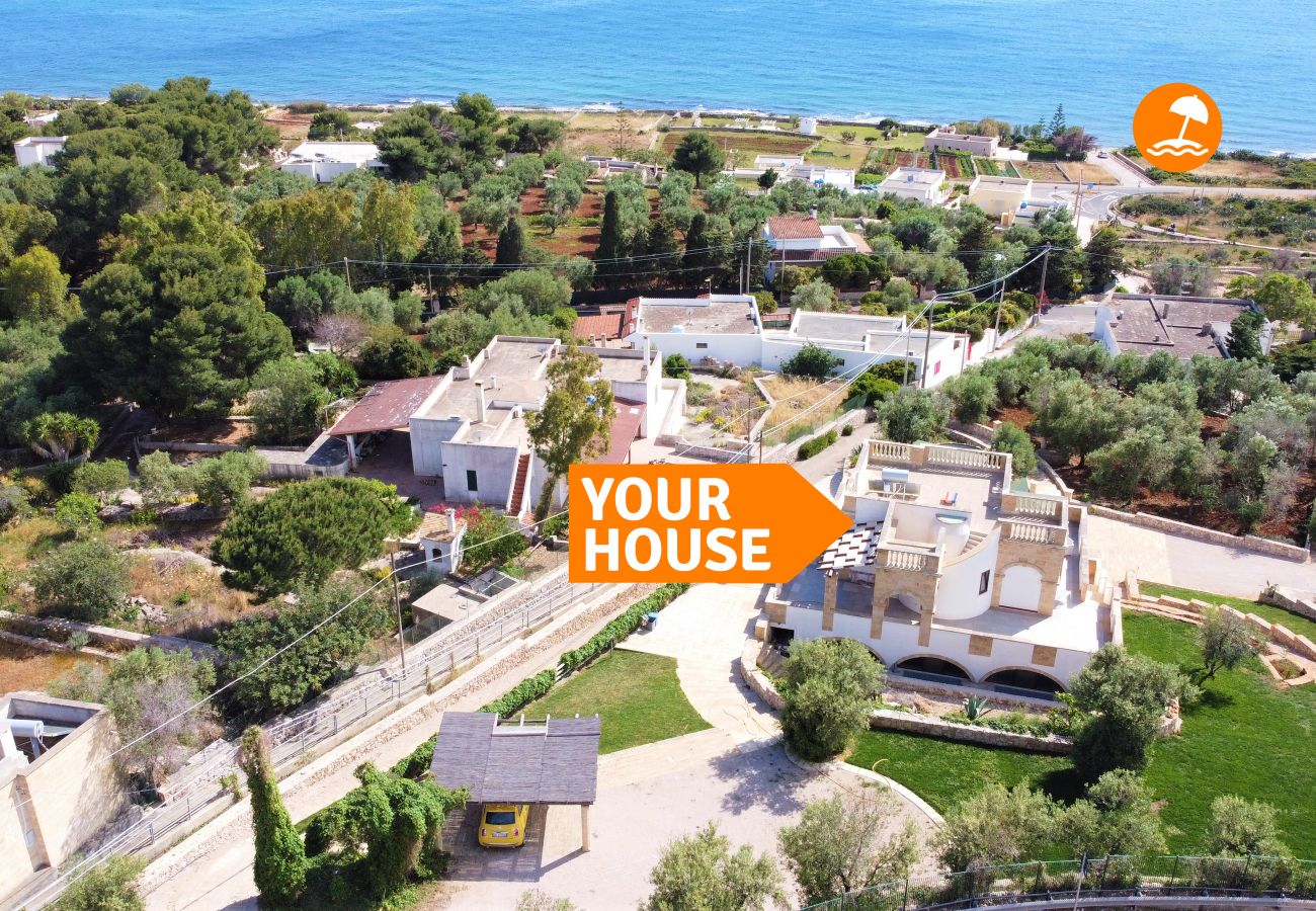 Villa à Torre Vado - 5mins à pied de la mer: grande maison avec piscine