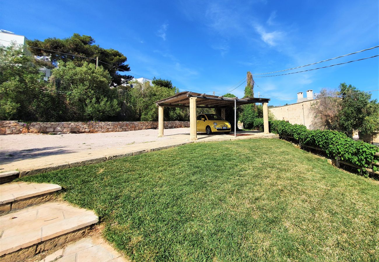 Villa à Torre Vado - 5mins à pied de la mer: grande maison avec piscine