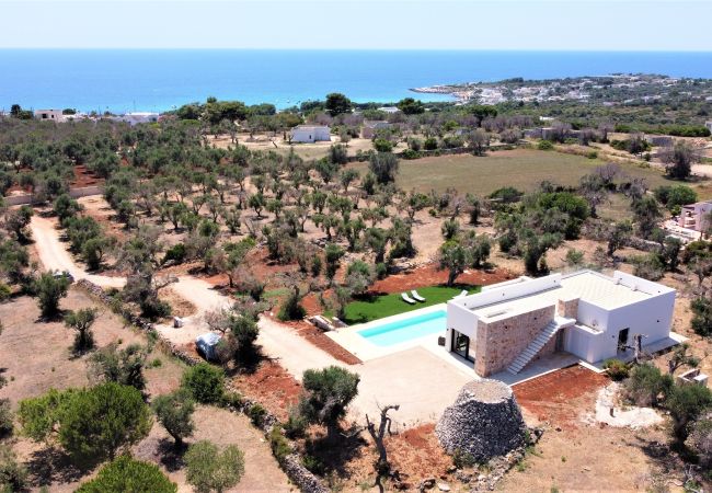 Villa à Leuca - Moderne villa de luxe avec piscine à 1km de la mer