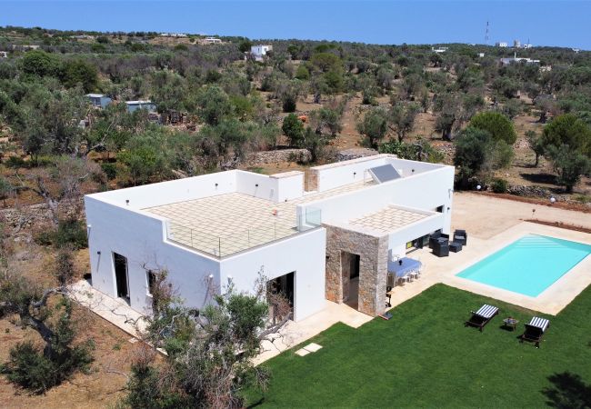 Villa à Leuca - Moderne villa de luxe avec piscine à 1km de la mer