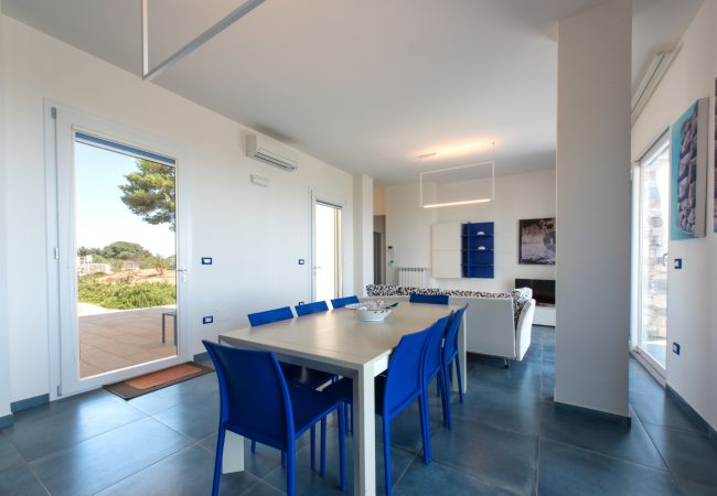 Villa à Torre Pali - Superbe villa avec piscine & vue mer 180° Villa à Torre Pali - Superbe villa avec piscine & vue mer 180°