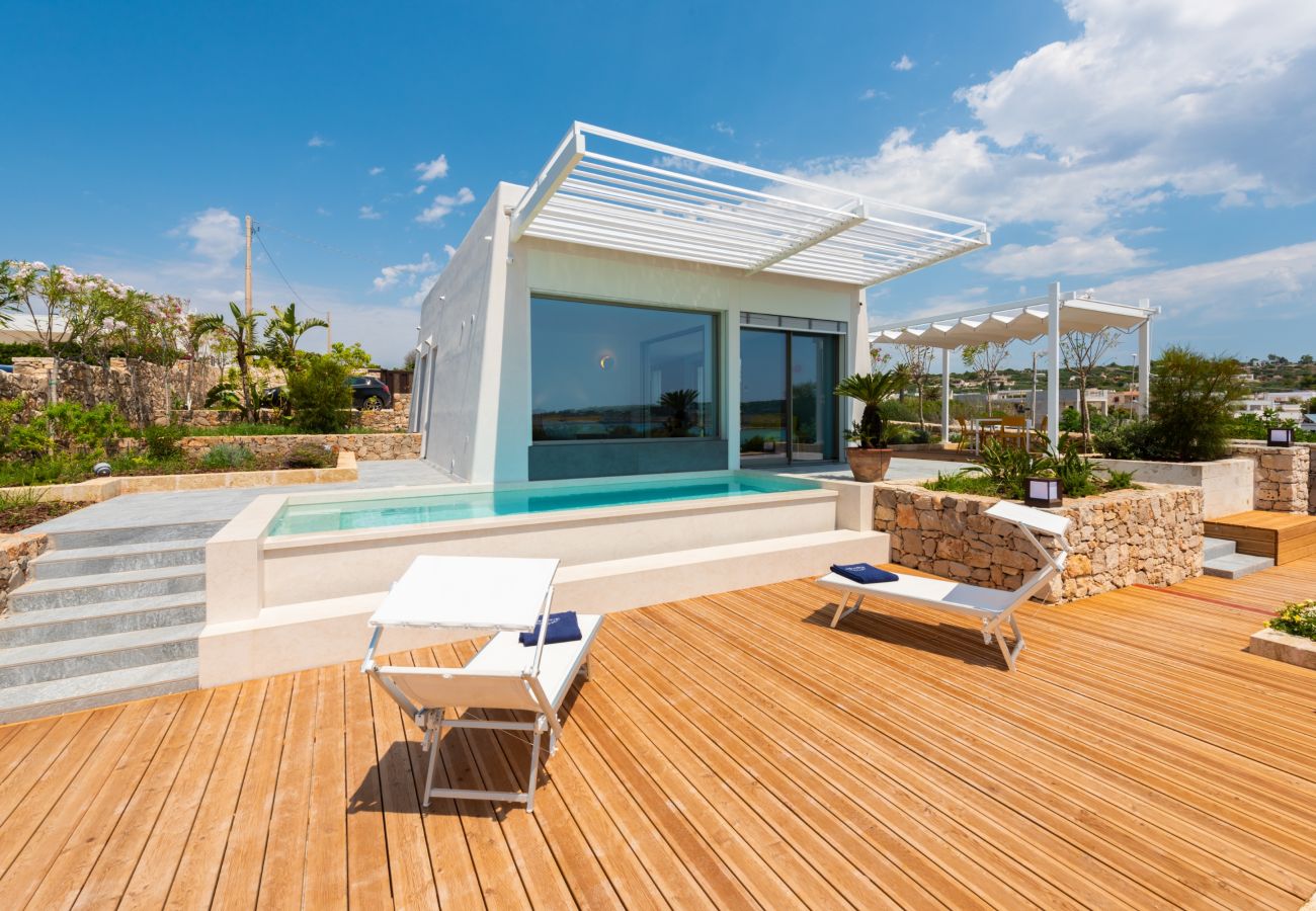 Villa à Marina di Felloniche - Superbe maisonnette 5 étoiles avec accès mer, piscine privée, jacuzzi et spa