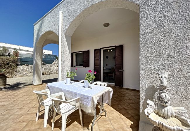 Maison à Torre Vado - Maison vue mer avec piscine proche de la plage