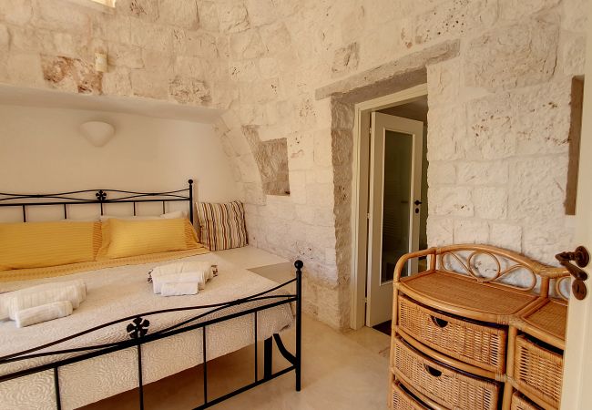 Villa à Cisternino - Superbes trulli de campagne avec piscine privée