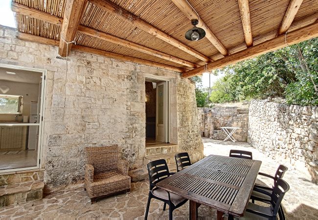 Villa à Cisternino - Superbes trulli de campagne avec piscine privée