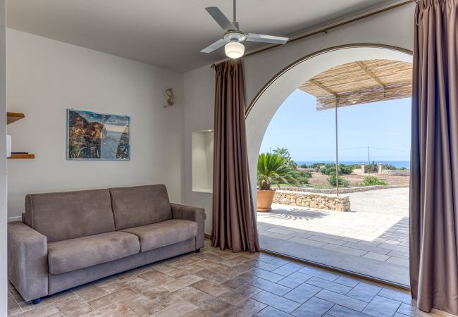Villa à Lido Marini - Grande villa (2 apt.) avec piscine & jacuzzi Villa à Lido Marini - Grande villa (2 apt.) avec piscine & jacuzzi