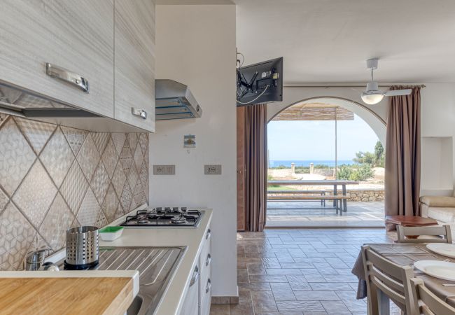 Villa à Lido Marini - Grande villa (2 apt.) avec piscine & jacuzzi Villa à Lido Marini - Grande villa (2 apt.) avec piscine & jacuzzi