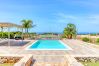 Villa à Lido Marini - Grande villa (2 apt.) avec piscine & jacuzzi Villa à Lido Marini - Grande villa (2 apt.) avec piscine & jacuzzi
