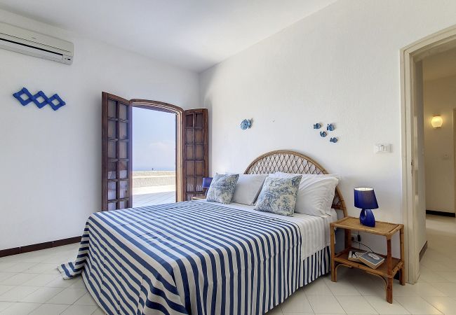 Villa à Leuca - Belle maison sur les falaises avec vue mer à 180° Villa à Leuca - Belle maison sur les falaises avec vue mer à 180°