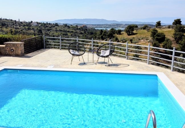 Maison à Porto Heli - Villa, piscine & vue mer, à 4 minutes de la plage