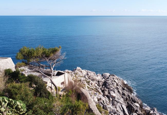 Trullo à Gagliano del Capo - Maison romantique en pierre avec jacuzzi&accès mer