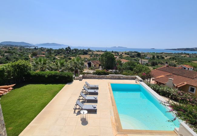 Villa à Porto Heli - Luxueuse villa avec grande piscine vue mer