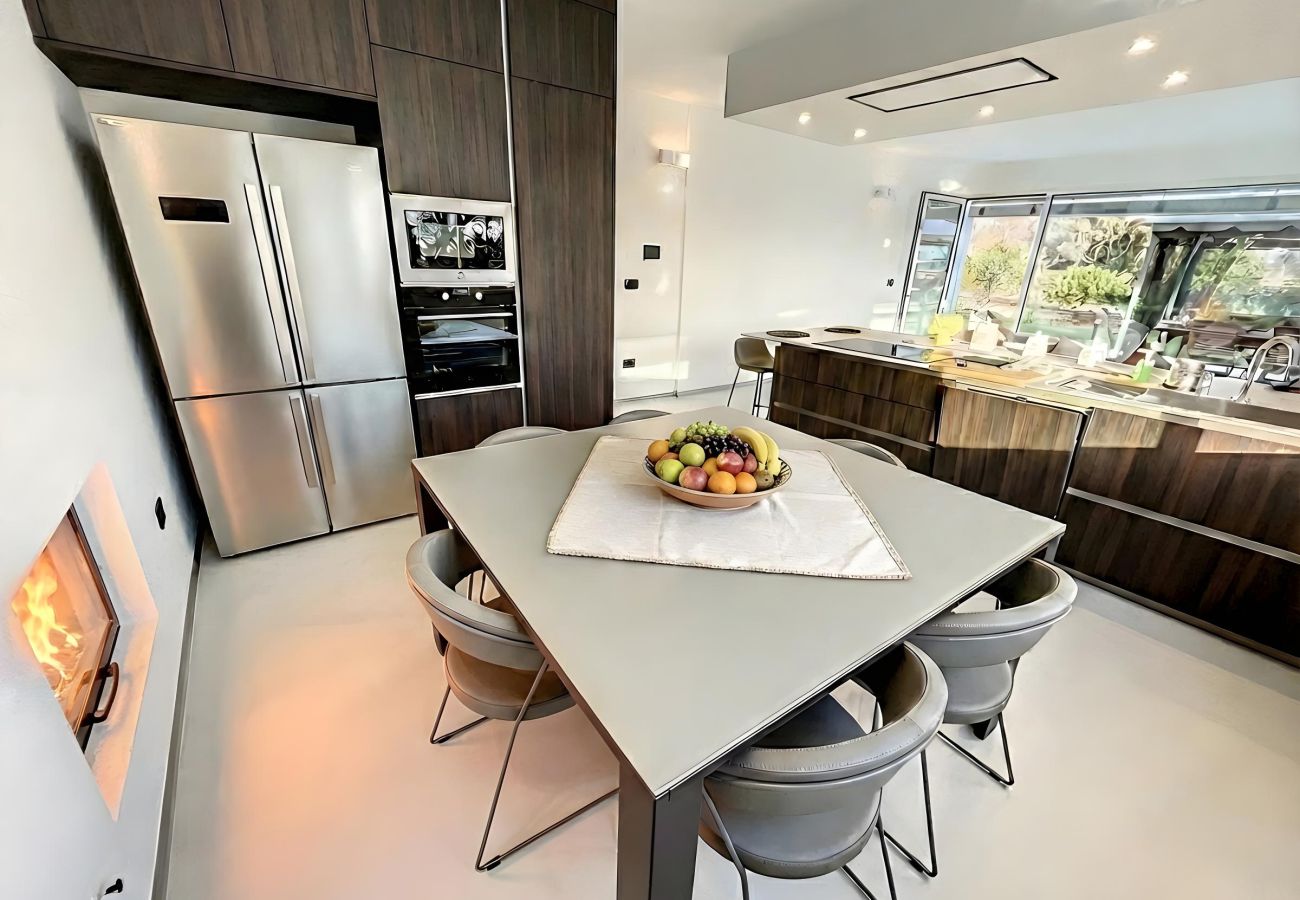 Villa à Marina di Felloniche - Villa de rève, accès plage, piscine et jacuzzi