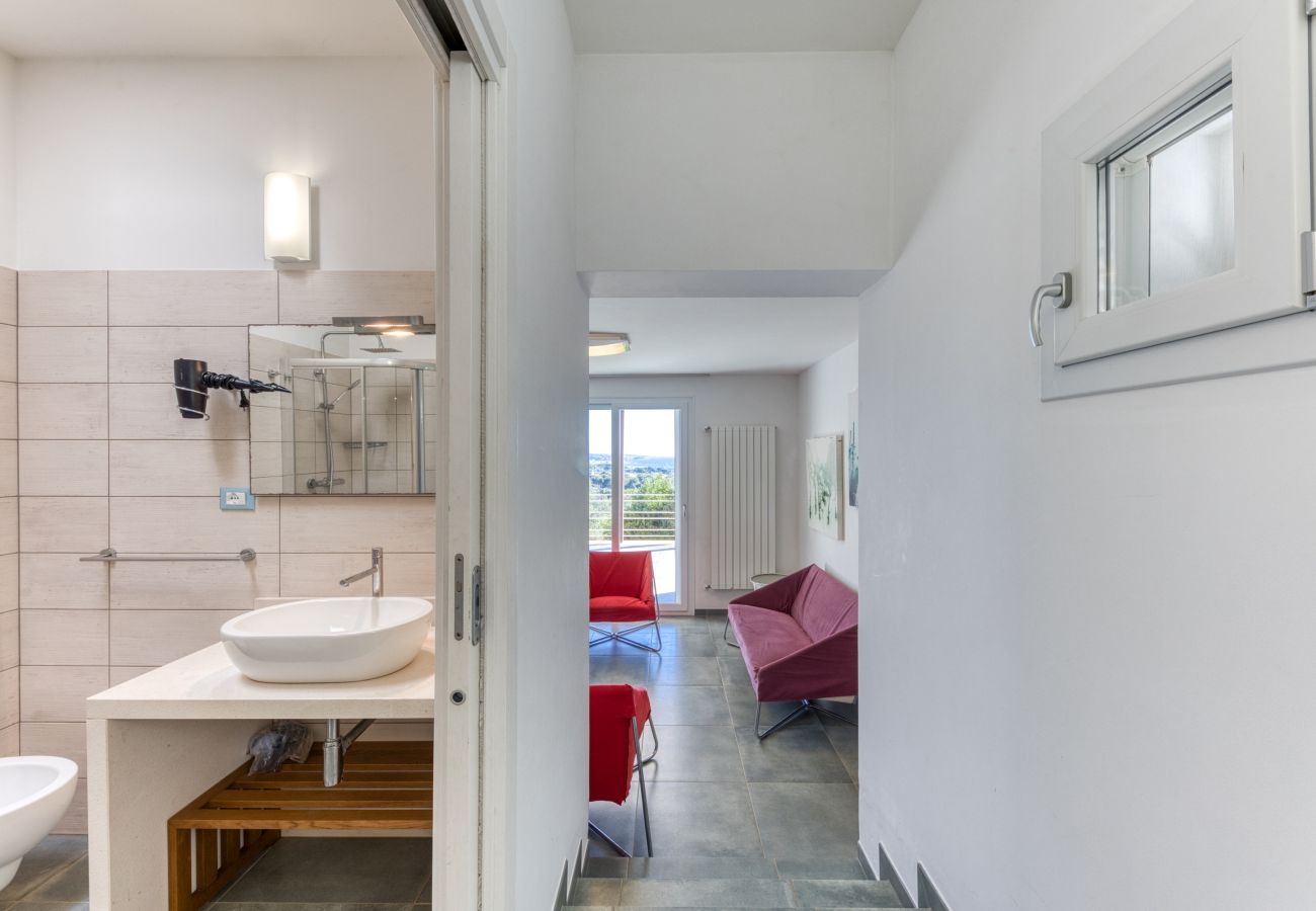 Villa à Torre Pali - Villa panoramique avec piscine proche de la plage