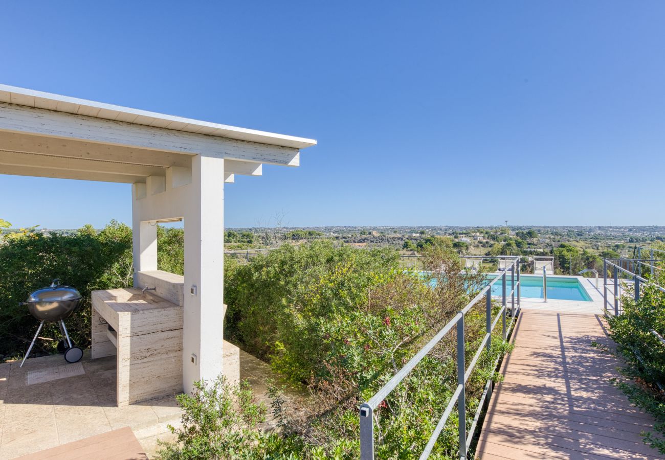 Villa à Torre Pali - Villa panoramique avec piscine proche de la plage