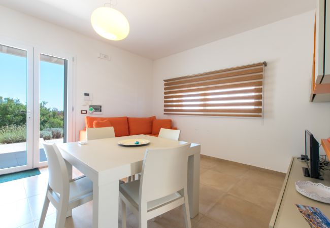 Villa à Torre Pali - Villa moderne avec piscine en pierre, plages à 3km Villa à Torre Pali - Villa moderne avec piscine en pierre, plages à 3km