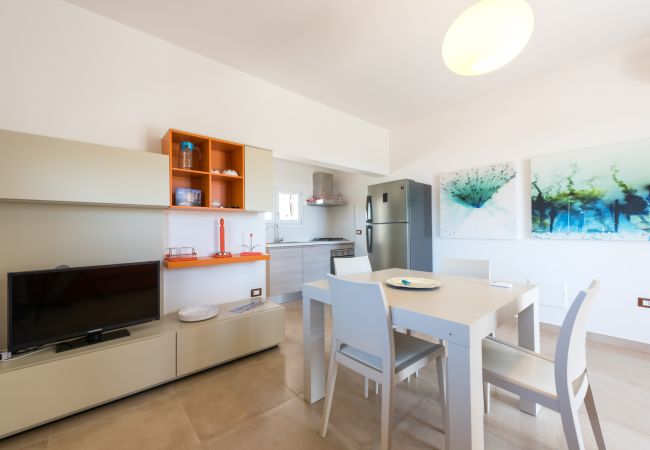 Villa à Torre Pali - Villa moderne avec piscine en pierre, plages à 3km Villa à Torre Pali - Villa moderne avec piscine en pierre, plages à 3km