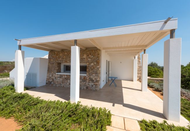 Villa à Torre Pali - Villa moderne avec piscine en pierre, plages à 3km Villa à Torre Pali - Villa moderne avec piscine en pierre, plages à 3km