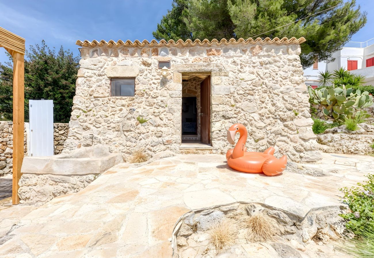 Villa à Torre Vado - Maison en pierre, piscine infinity & vue coucher du soleil