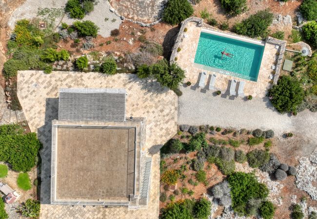 Villa à Pescoluse - Villa moderne en pierre avec piscine et vue mer Villa à Pescoluse - Villa moderne en pierre avec piscine et vue mer