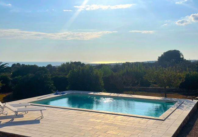 Villa à Pescoluse - A 2km des plages : jolie villa avec piscine Villa à Pescoluse - A 2km des plages : jolie villa avec piscine