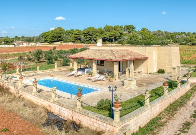 Villa à Salve - Villa avec piscine privée à 2 km des plages Villa à Salve - Villa avec piscine privée à 2 km des plages