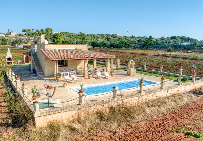 Villa à Salve - Villa avec piscine privée à 2 km des plages Villa à Salve - Villa avec piscine privée à 2 km des plages