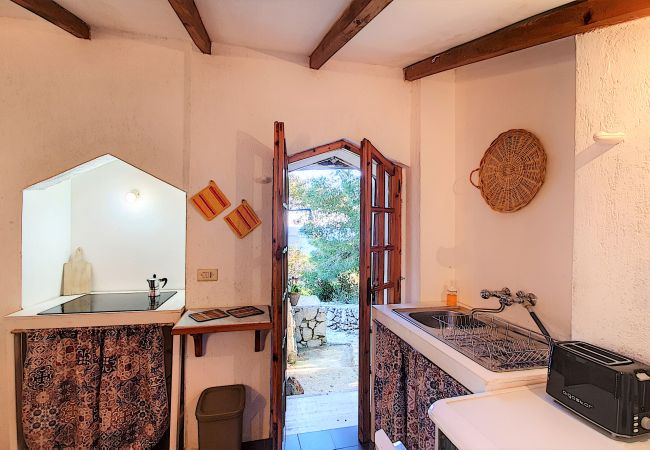 Trullo à Castro - Trullo en pierre avec accès mer privé (maison F) Trullo à Castro - Trullo en pierre avec accès mer privé (maison F)