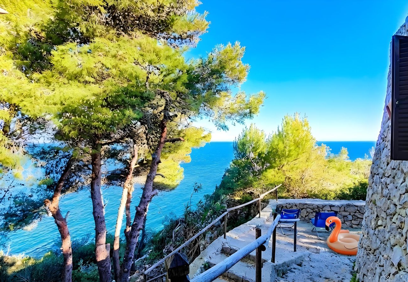 Trullo à Castro - Trullo en pierre avec accès mer privé (maison F)
