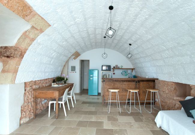 Villa à Salve - Entière maison avec piscine privée à 5km de la mer Villa à Salve - Entière maison avec piscine privée à 5km de la mer