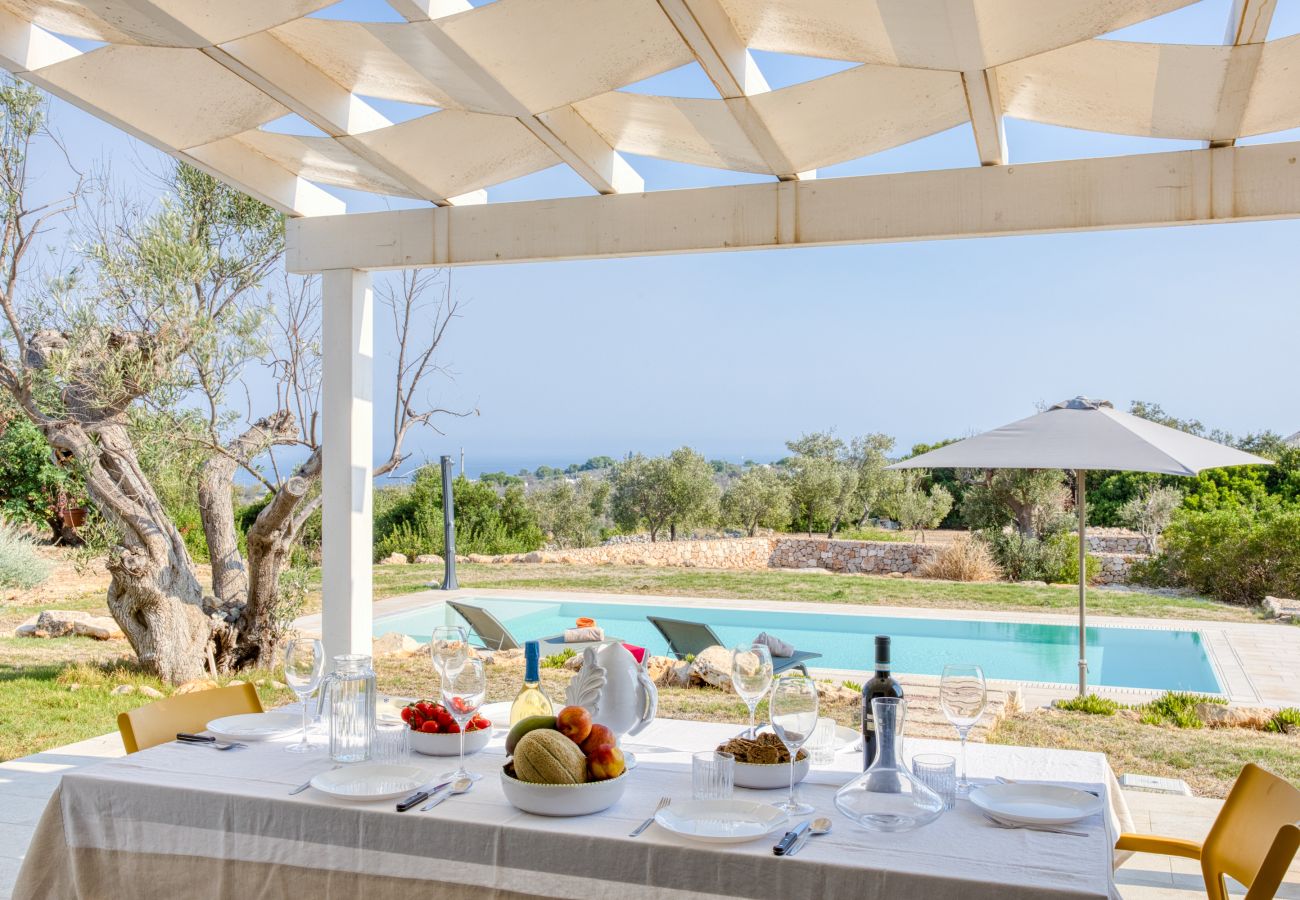 Villa à Leuca - Magnifique villa sur 3 niveaux, piscine & vue mer